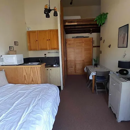 Les Dryades Vue Montagne