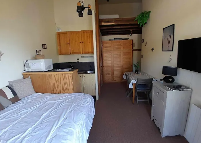 Les Dryades Vue Montagne